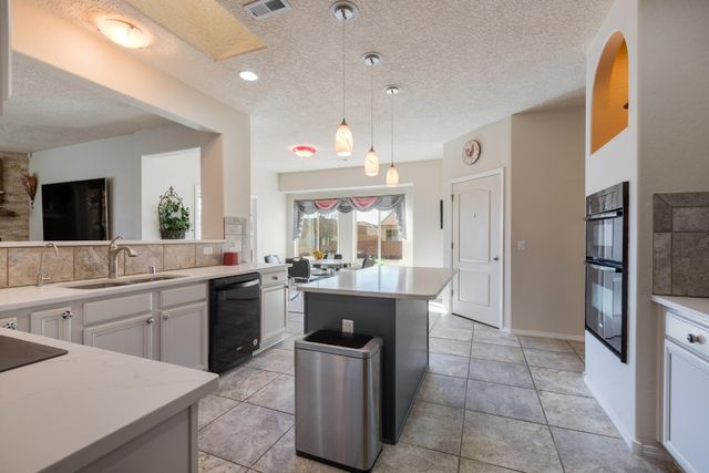 936 Evening Primrose Lane, Bernalillo, NM 87004