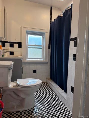 17 Hope Street, Hempstead, NY 11550
