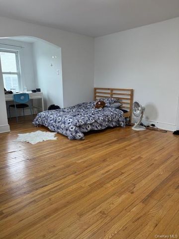 17 Hope Street, Hempstead, NY 11550