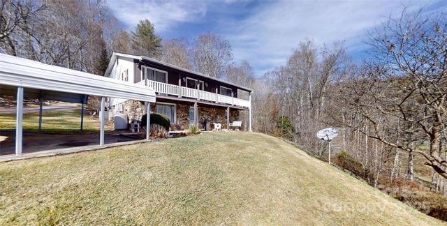 707 Lickskillet Road, Burnsville, NC 28714