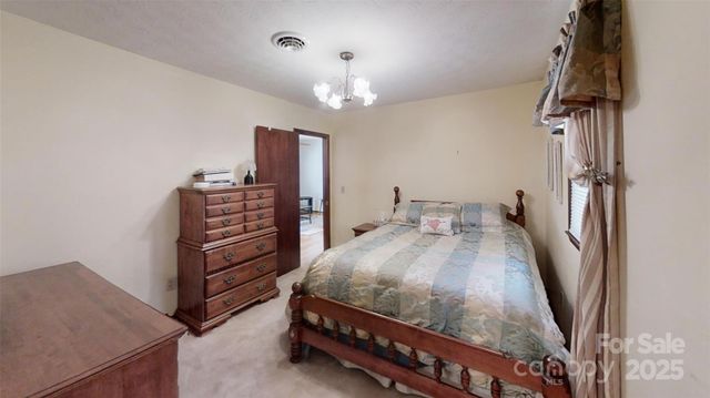 707 Lickskillet Road, Burnsville, NC 28714