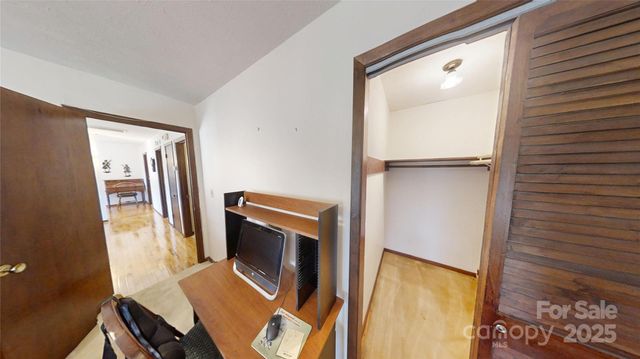 707 Lickskillet Road, Burnsville, NC 28714