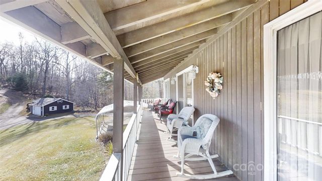 707 Lickskillet Road, Burnsville, NC 28714