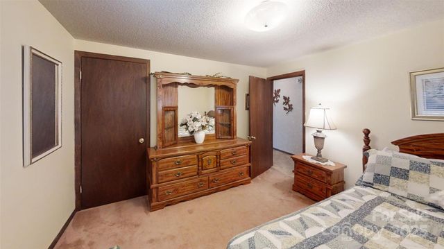 707 Lickskillet Road, Burnsville, NC 28714