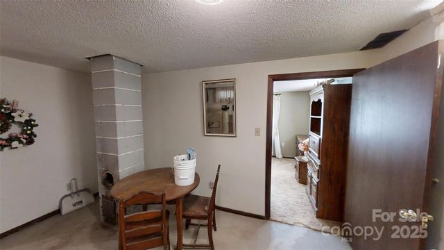 707 Lickskillet Road, Burnsville, NC 28714