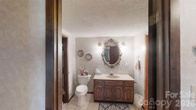 707 Lickskillet Road, Burnsville, NC 28714