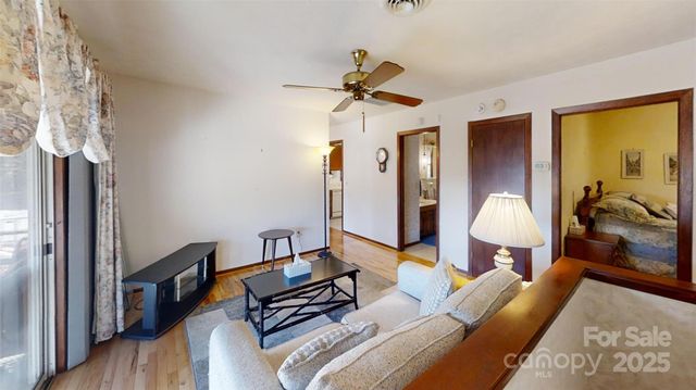 707 Lickskillet Road, Burnsville, NC 28714