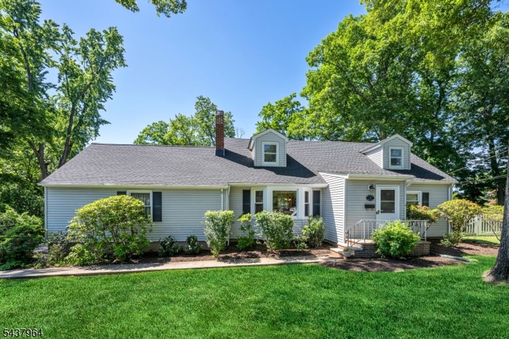 12 Waibel Dr, Allendale Boro, NJ 07401