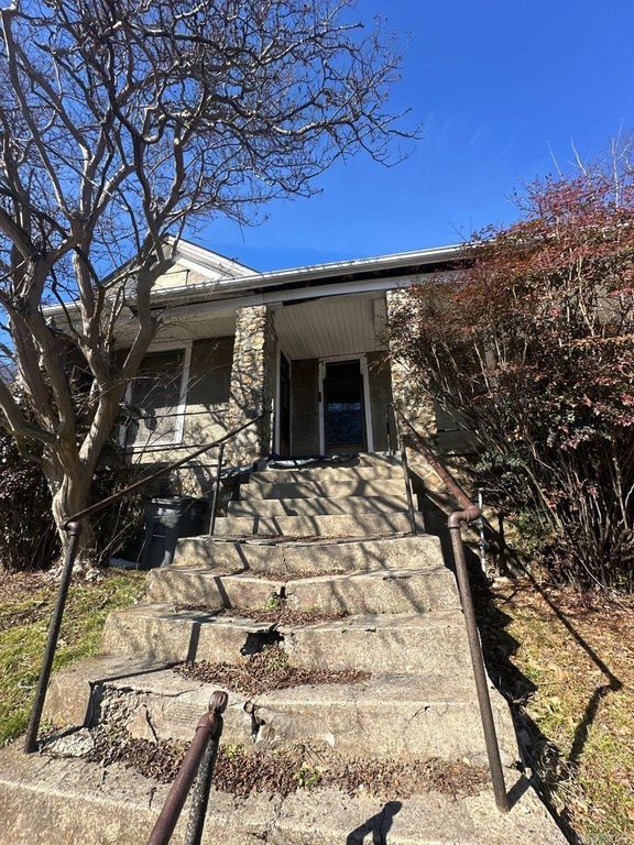 325 Grove Street, Hot Springs, AR 71901