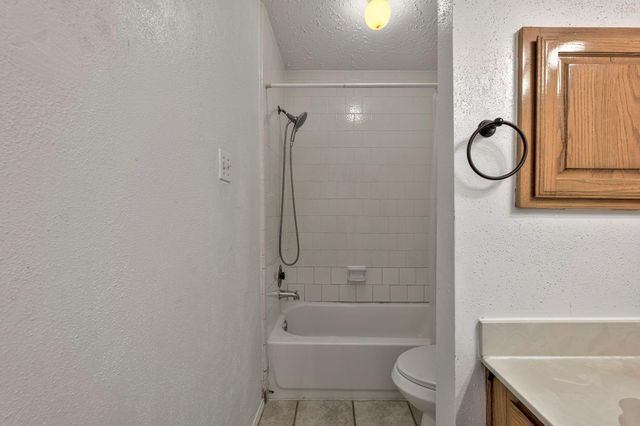 2011 Creek Valley Lane, Sugar Land, TX 77478