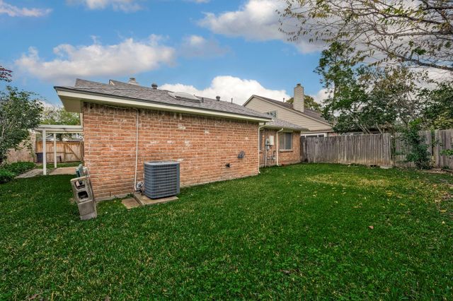 2011 Creek Valley Lane, Sugar Land, TX 77478