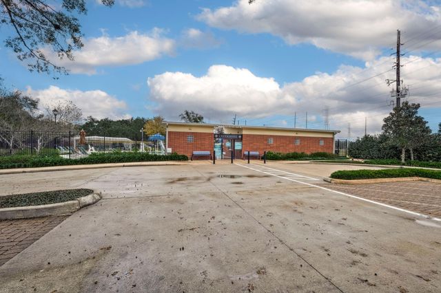 2011 Creek Valley Lane, Sugar Land, TX 77478