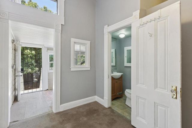 1917 Myrtle Street, Oakland, CA 94607
