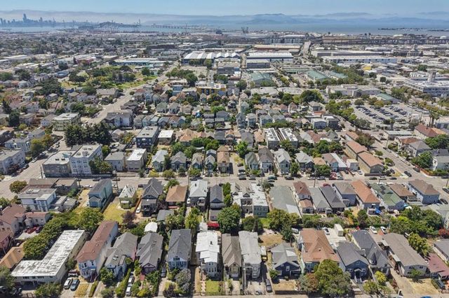 1917 Myrtle Street, Oakland, CA 94607