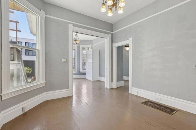 1917 Myrtle Street, Oakland, CA 94607