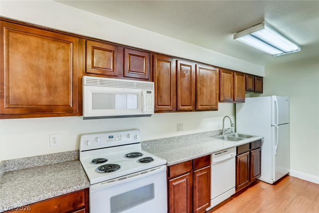 5229 Indian River Drive 240, Las Vegas, NV 89103