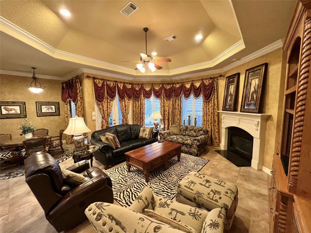 102 Pintail Drive, Clute, TX 77531