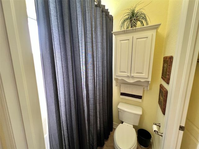 102 Pintail Drive, Clute, TX 77531