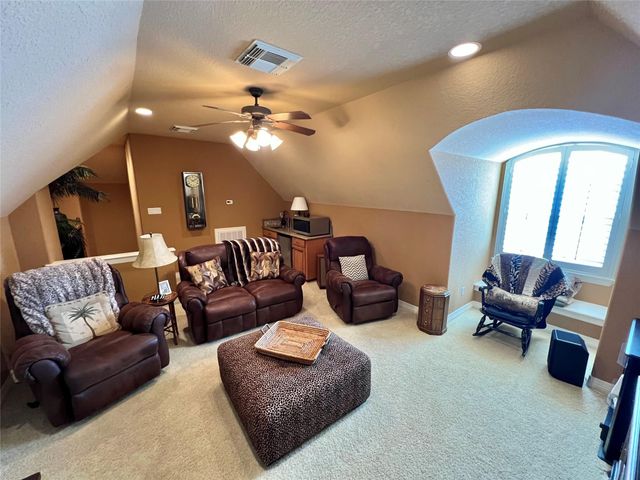 102 Pintail Drive, Clute, TX 77531