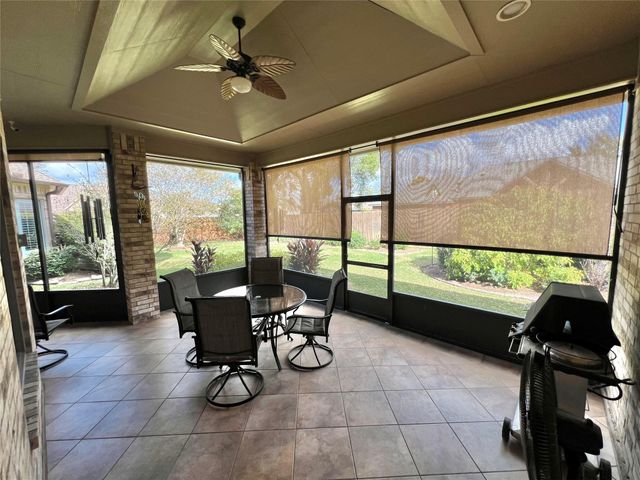 102 Pintail Drive, Clute, TX 77531