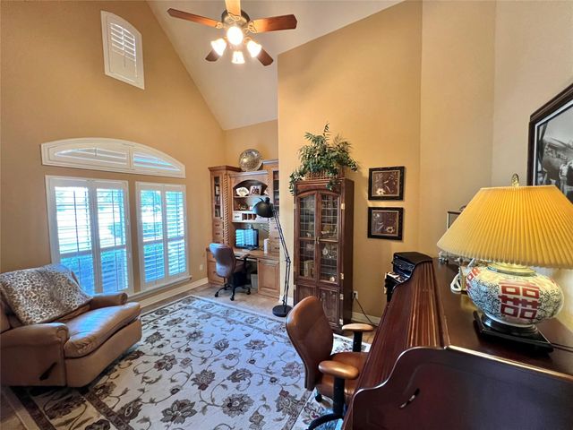 102 Pintail Drive, Clute, TX 77531