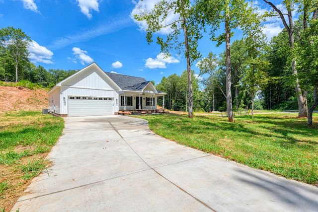82 Old School House Road, Spartanburg, SC 29307