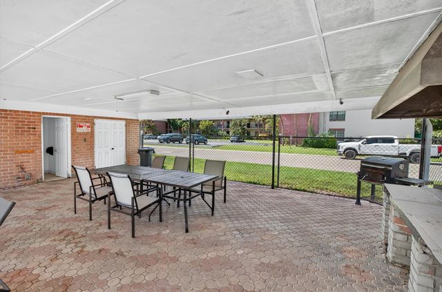 8522 10TH STREET N D, St Petersburg, FL 33702
