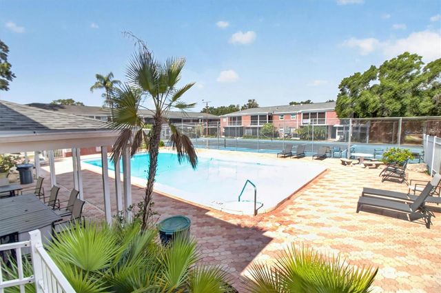 8522 10TH STREET N D, St Petersburg, FL 33702