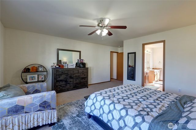 29704 SE 217th pl se, Kent, WA 98042