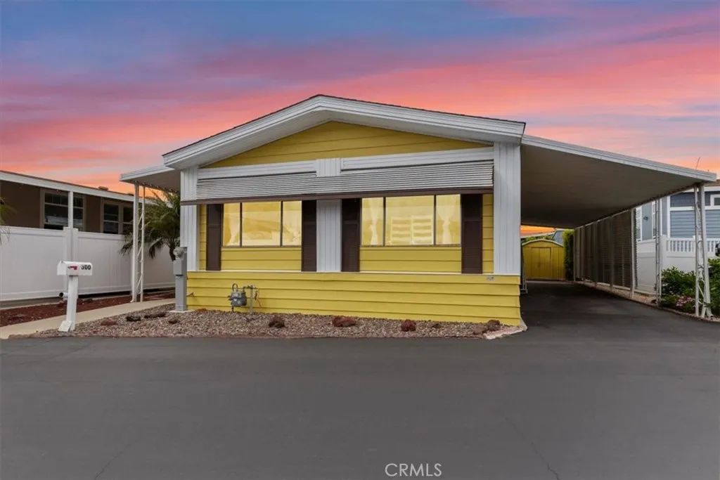 16222 Monterey 300, Huntington Beach, CA 92649