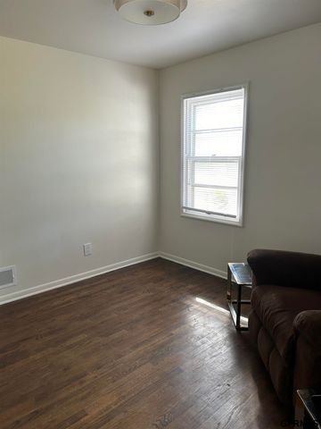 4868 S 53 Street, Omaha, NE 68117