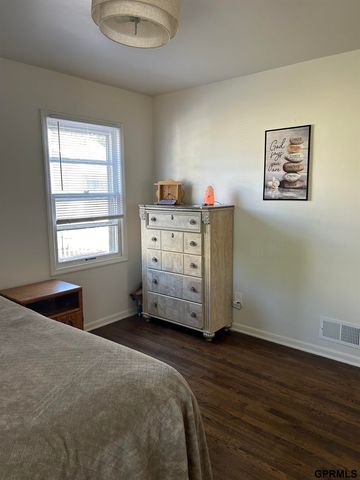 4868 S 53 Street, Omaha, NE 68117