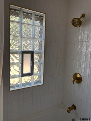 4868 S 53 Street, Omaha, NE 68117