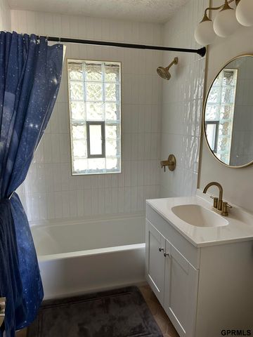 4868 S 53 Street, Omaha, NE 68117