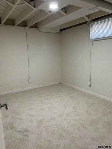 4868 S 53 Street, Omaha, NE 68117