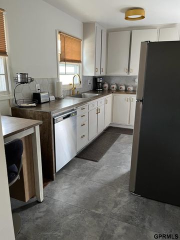 4868 S 53 Street, Omaha, NE 68117