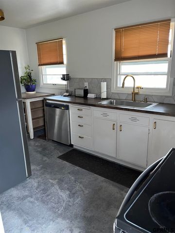 4868 S 53 Street, Omaha, NE 68117