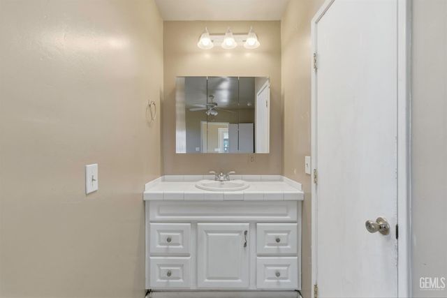 2225 Quincy Drive, Bakersfield, CA 93306
