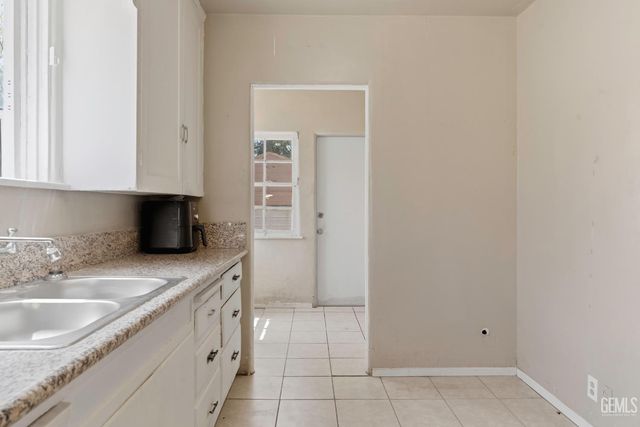 2225 Quincy Drive, Bakersfield, CA 93306