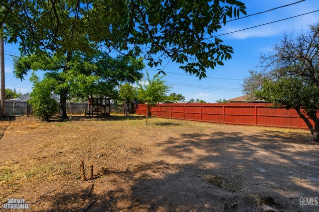 2225 Quincy Drive, Bakersfield, CA 93306