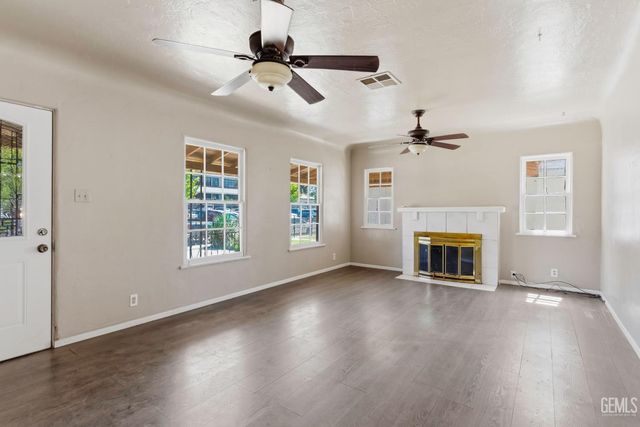 2225 Quincy Drive, Bakersfield, CA 93306