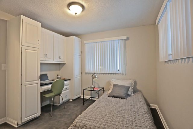 1789 Alameda Street, Roseville, MN 55113