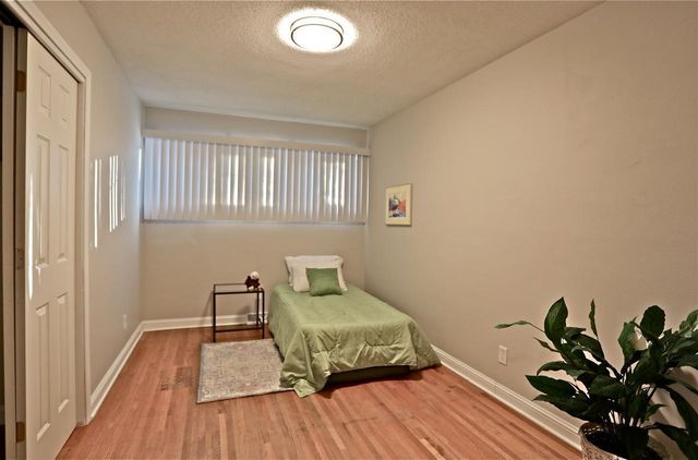 1789 Alameda Street, Roseville, MN 55113