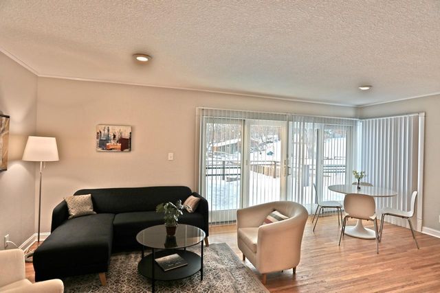 1789 Alameda Street, Roseville, MN 55113