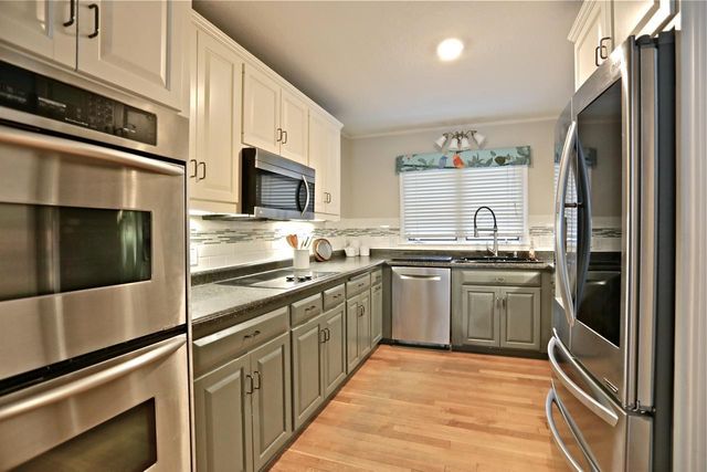 1789 Alameda Street, Roseville, MN 55113