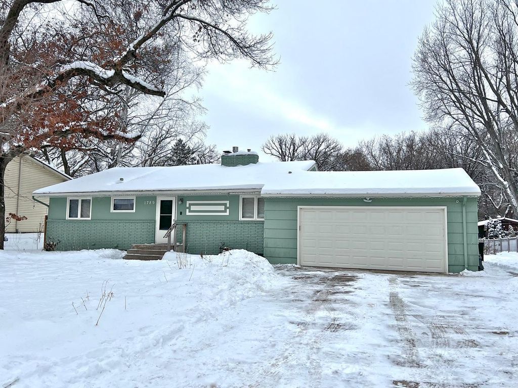 1789 Alameda Street, Roseville, MN 55113