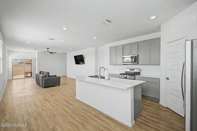 10502 W Thetford Lane, Marana, AZ 85653