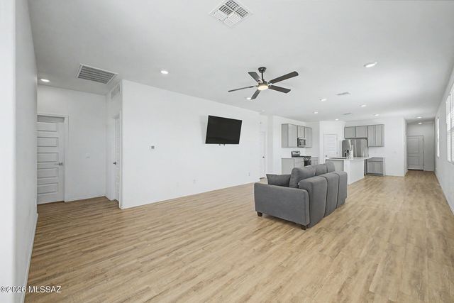 10502 W Thetford Lane, Marana, AZ 85653
