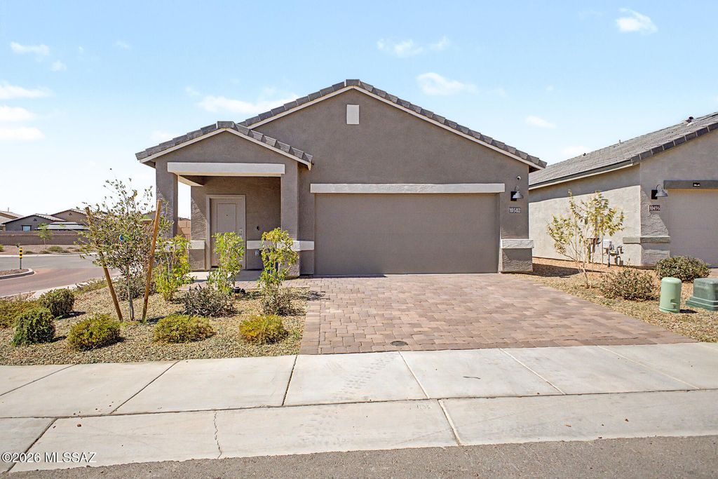 10502 W Thetford Lane, Marana, AZ 85653