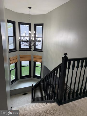 56 BREARLY DR, Sicklerville, NJ 08081